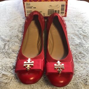 Grand New Tory Burch sedgwick ballet glossy flats